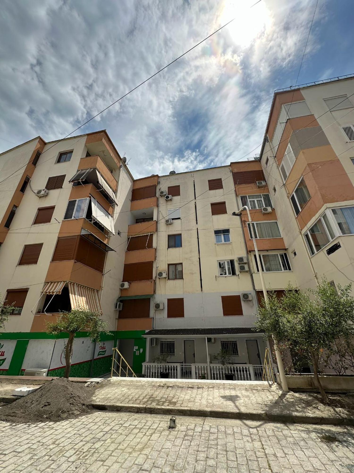 Apartment Vrapi *