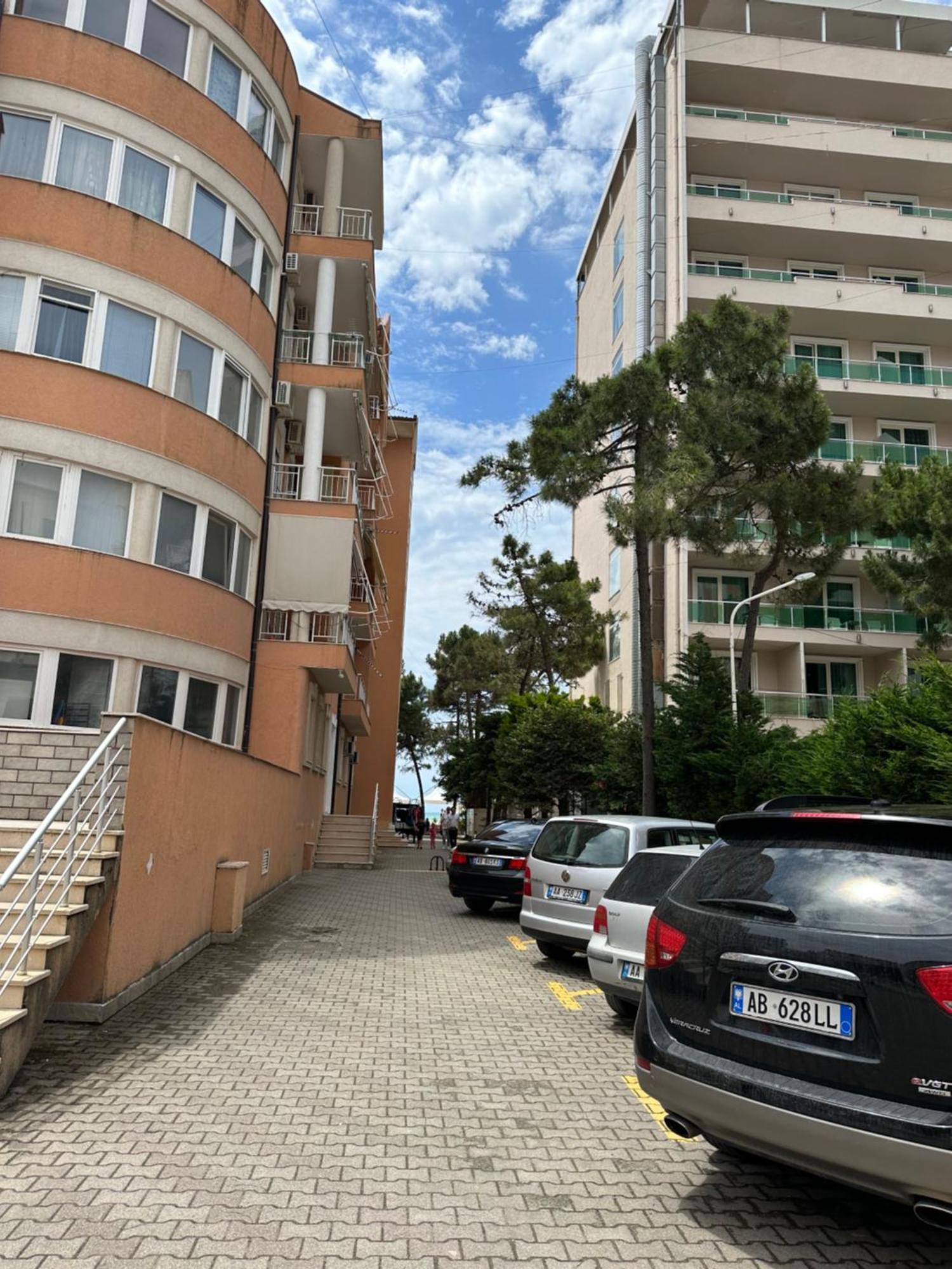 Apartment Vrapi *